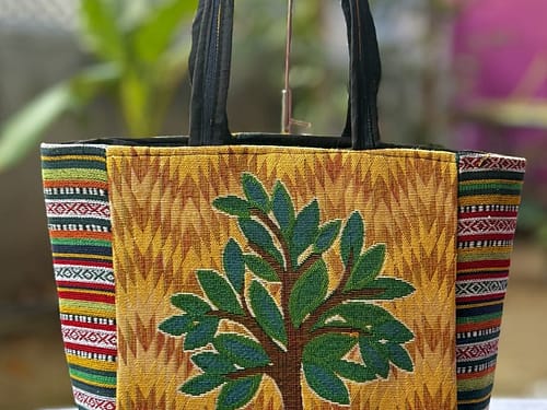 Beautiful print and kadi work canvas fabric single partition zip closure  Tote bags